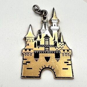 Vintage Y2K Disneyland‎ Park Sleeping Beauty Castle Keychain Gold Tone Jewelry